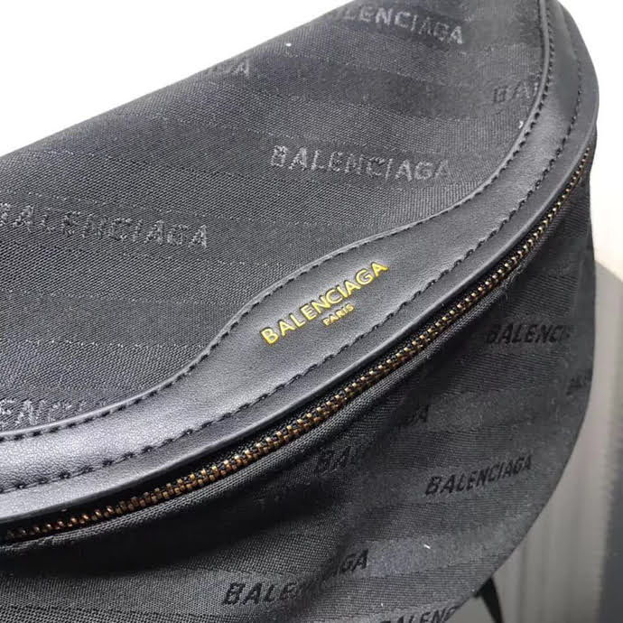 BALENCIAG巴黎世家 火爆 帆布拼牛皮 可做胸包 斜挎 單肩包 91869  BL1609